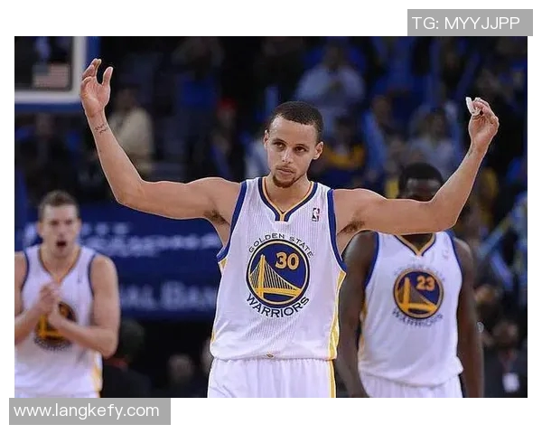 钟诚的奋斗历程与人生哲学探讨：从平凡到卓越的启示之旅