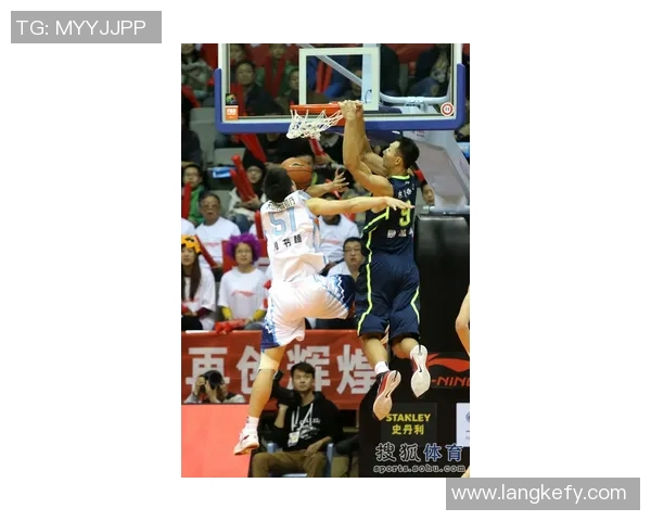 2013年CBA季后赛北京队对决广东队的精彩瞬间与赛后分析