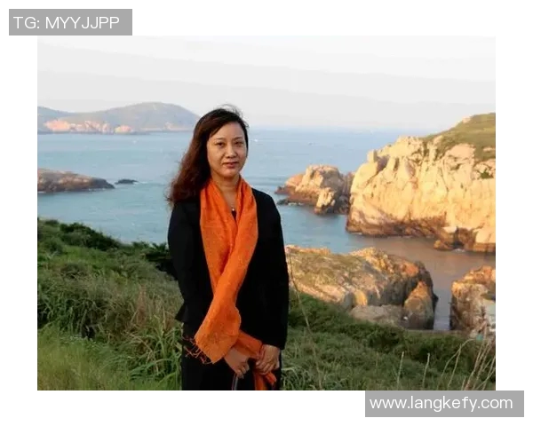 王岚：从音乐新星到影视全能艺人的华丽转身与成长之路