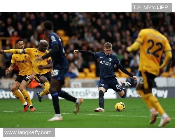 狼队与曼联对决前瞻及足彩分析策略分享